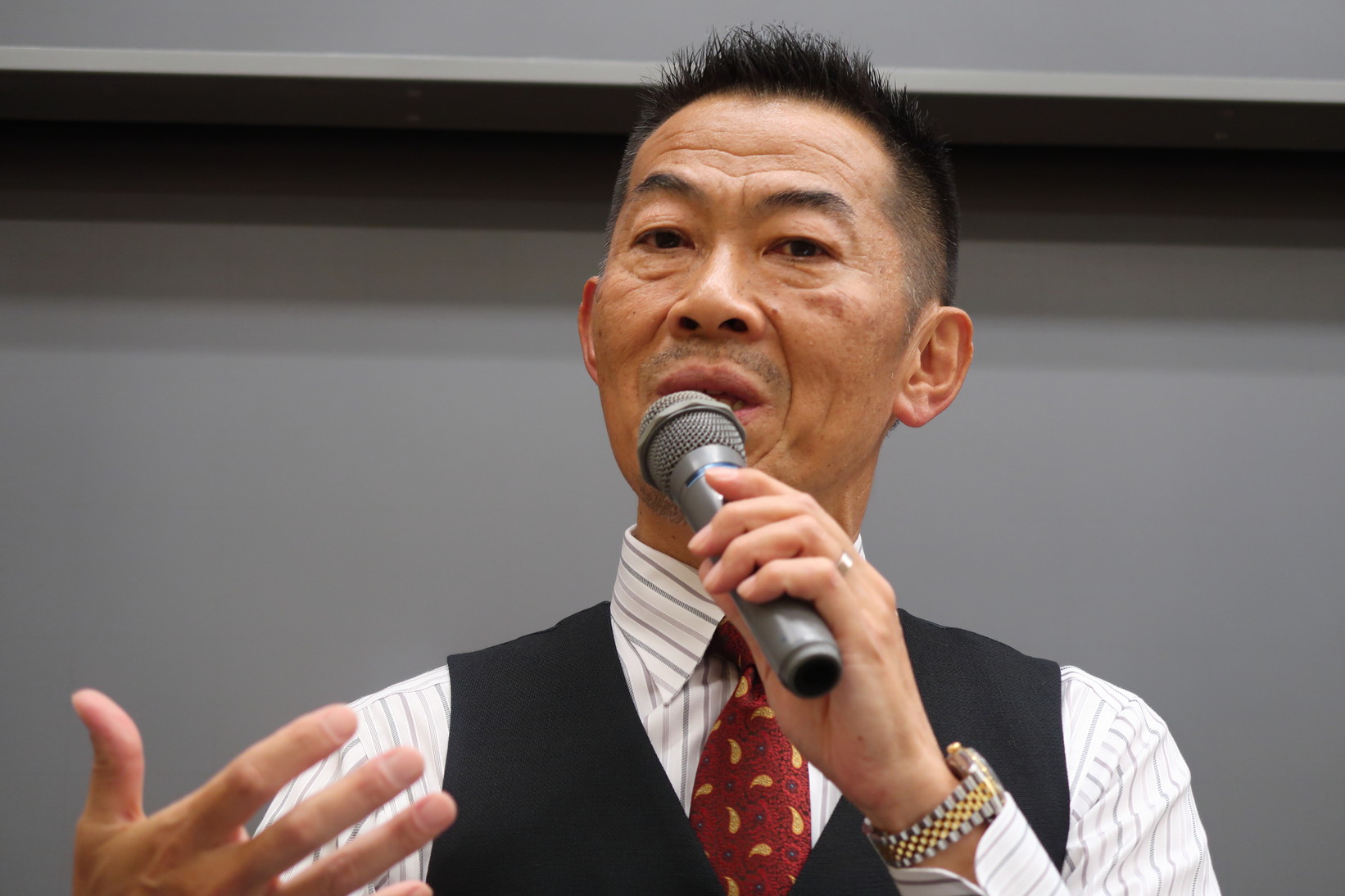 斜陽産業における、生き残り施策及び成長戦略としての共創＋グローバル展開 例会写真 2
